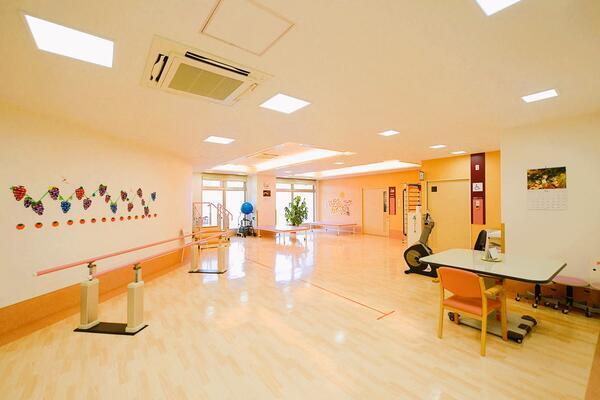 横浜じんせい病院（パート）の理学療法士求人メイン写真4