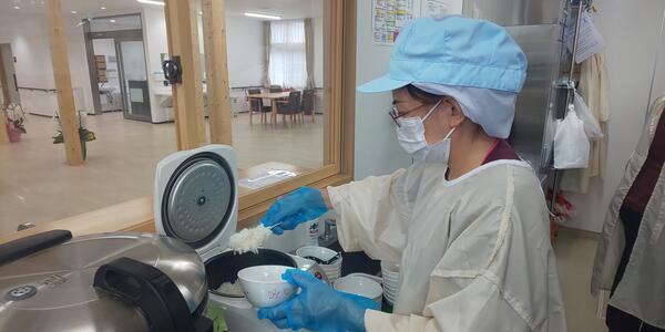 住宅型有料老人ホーム医心館 本陣（常勤）の調理補助求人メイン写真2