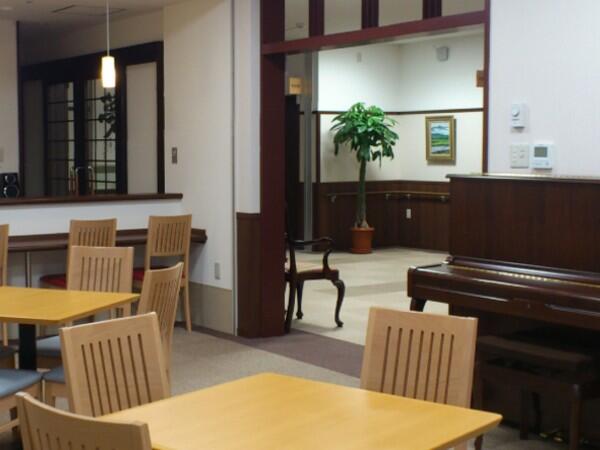 介護付き有料老人ホーム 悠々（常勤）の介護福祉士求人メイン写真2