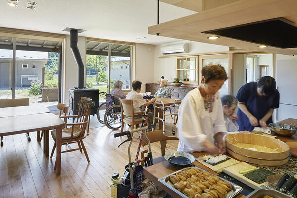 デイサービスセンター布施屋（臨時職員/常勤）の介護職求人メイン写真2