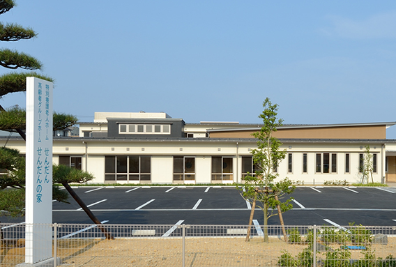 特別養護老人ホームせんだん（常勤）の介護福祉士求人の写真