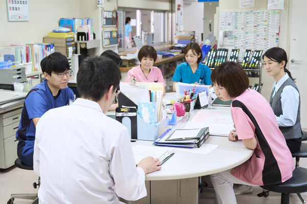 東葛飾病院（外来/常勤）の看護師求人メイン写真3