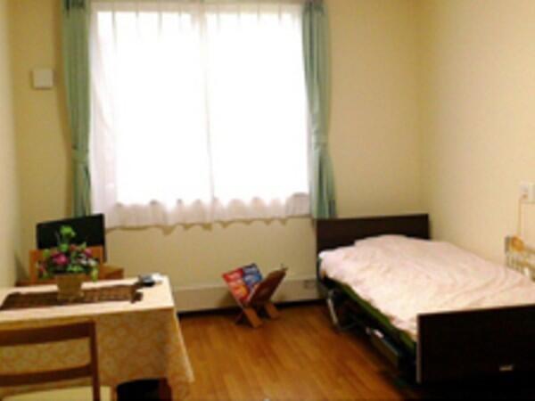 介護付き有料老人ホーム 悠々（常勤）の介護福祉士求人メイン写真3