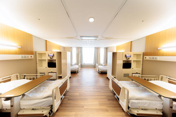 河北総合病院（常勤）の看護助手求人メイン写真2