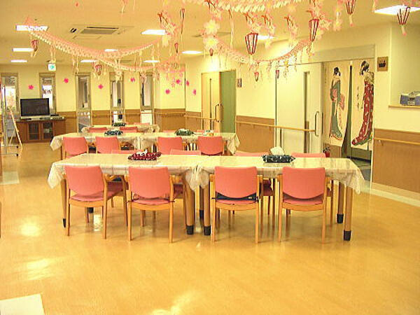 明尽苑デイサービスセンター（常勤）の理学療法士求人メイン写真4