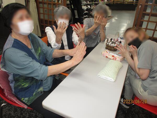 デイサービスセンター 幸楽荘（パート）の准看護師求人メイン写真2