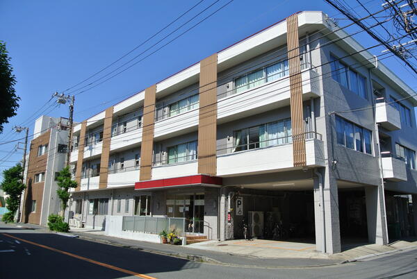 住宅型有料老人ホームにじ（正社員）の准看護師求人の写真