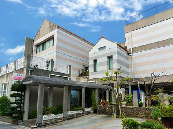 やびく産婦人科・小児科(常勤)の准看護師求人の写真