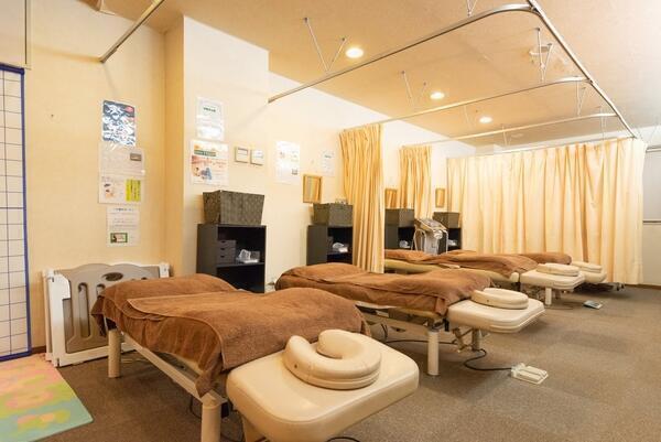 くほんぶつ駅前整骨院（鍼灸師/常勤）のその他求人メイン写真2