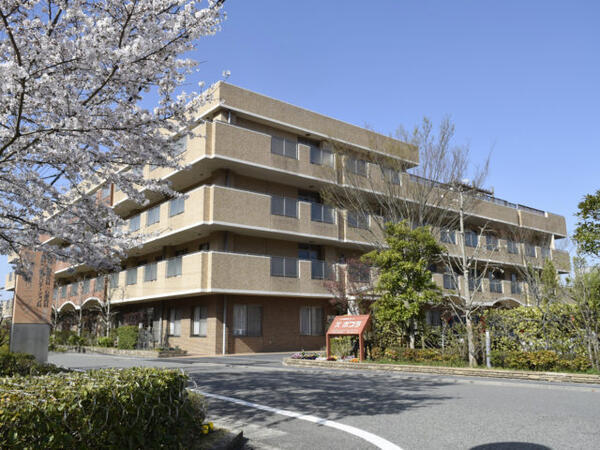 特別養護老人ホームポプラ東山（生活相談員/常勤）の介護福祉士求人の写真