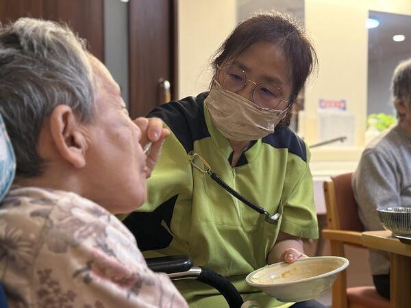 香流川翔裕園（パート）の准看護師求人メイン写真2