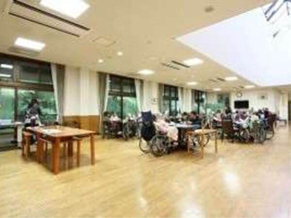 松寿園デイサービスセンター（契約職員/常勤）の介護福祉士求人の写真