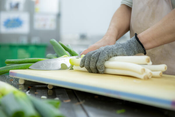 葉隠勇進(株)江東区千石 学校給食（厨房/パート）の調理師/調理員求人の写真