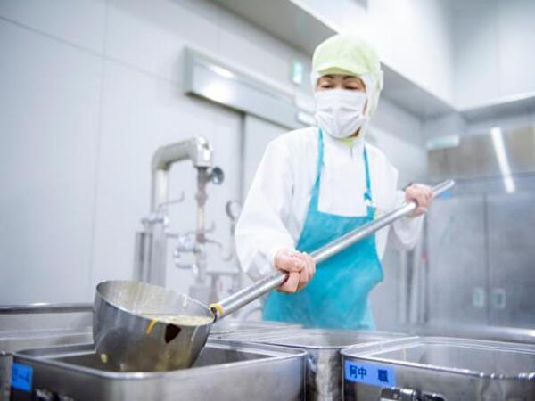 葉隠勇進(株) 豊島区立南池袋小学校（厨房/責任者/正社員）の管理栄養士求人の写真