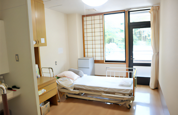 介護老人保健施設シラユリ（常勤）の准看護師求人メイン写真3