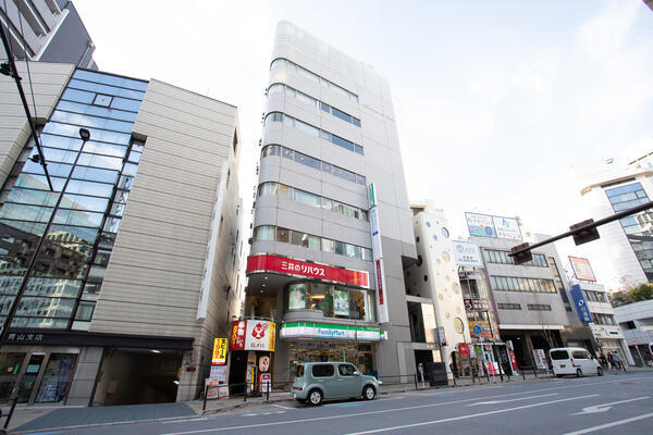 青山アレルギークリニック（パート）の医療事務求人サブ写真2