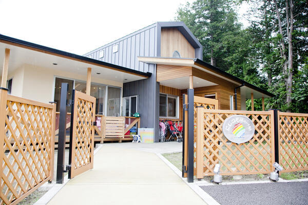 にじのもりほいくえん(常勤)の保育士求人の写真