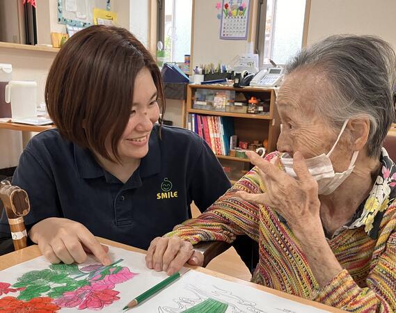 デイサービス スマイル池上(契約社員)の介護職求人の写真