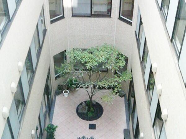 有料老人ホームハーモニー四季（夜勤専従パート）の介護職求人メイン写真2