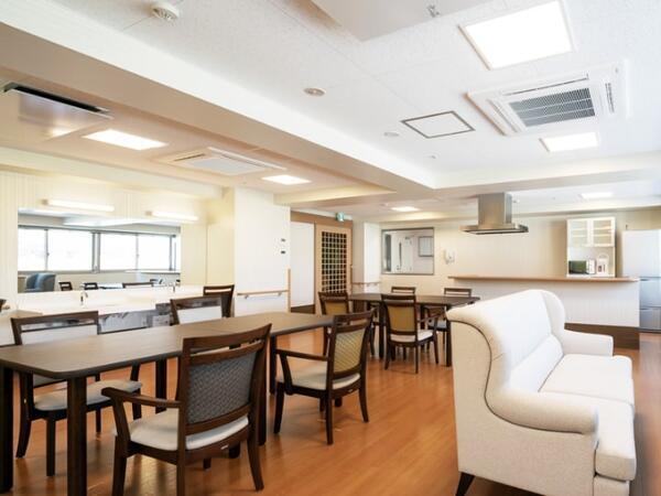 介護付き有料老人ホーム ウエルハウスキセラ（常勤）の介護福祉士求人メイン写真3