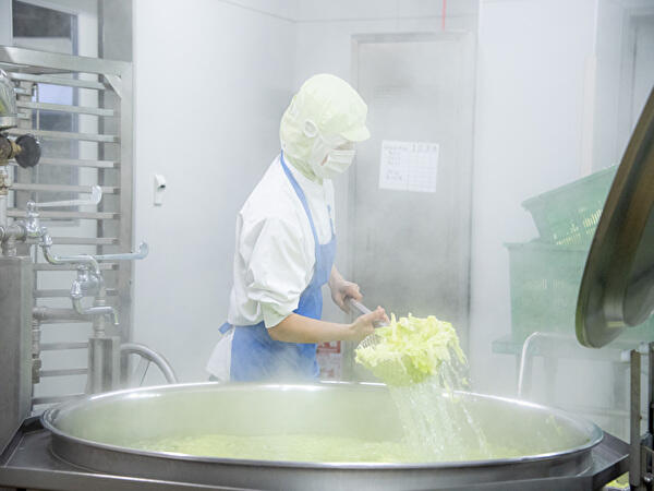 葉隠勇進(株) 尼崎市立潮小学校（厨房/パート）の調理師/調理員求人メイン写真5