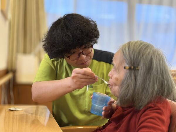 香流川翔裕園（パート）の介護福祉士求人メイン写真2