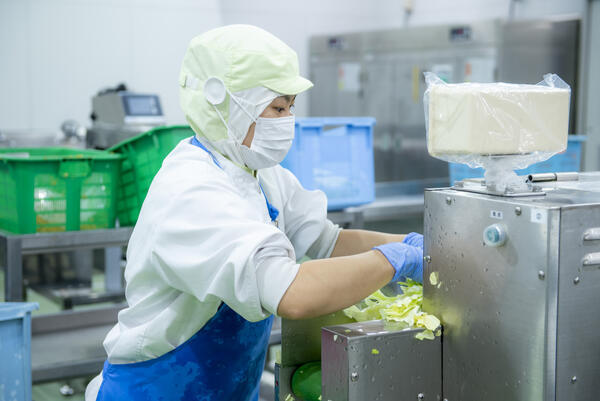 葉隠勇進(株) 目白小学校（厨房/パート）の調理補助求人メイン写真2