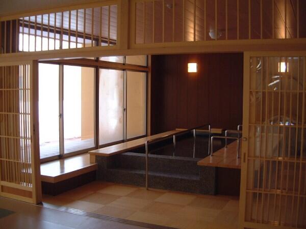 奥飛騨温泉老人保健施設　穂高の庭（常勤）の介護福祉士求人メイン写真4