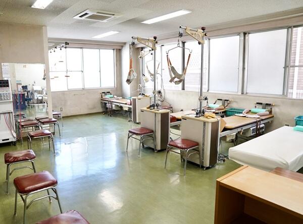 横内中央医院（常勤）の理学療法士求人メイン写真2