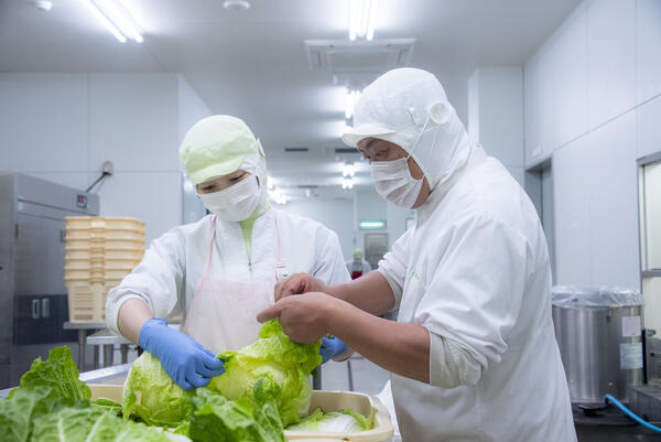 葉隠勇進(株)横浜市鶴見区元宮1丁目学校給食（厨房/パート）の調理補助求人メイン写真5