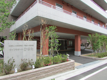 介護老人保健施設ライフサポートひなた（通所/常勤）の介護職求人サブ写真1