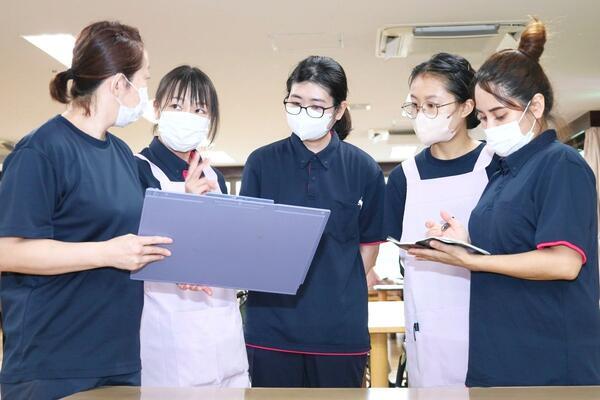 特別養護老人ホーム栄光の杜（パート）の介護福祉士求人メイン写真2