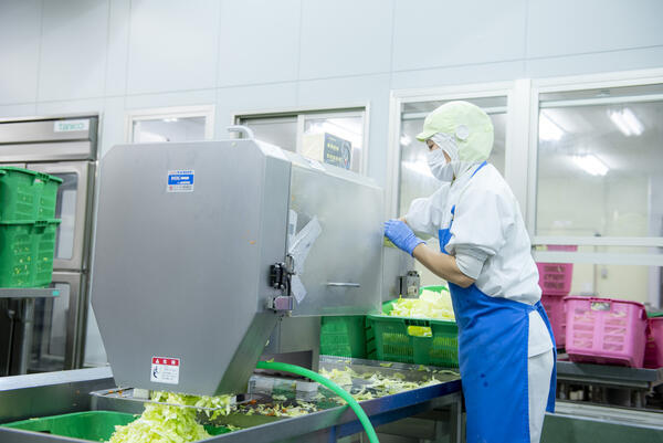 葉隠勇進(株) 目白小学校（厨房/パート）の調理補助求人メイン写真3