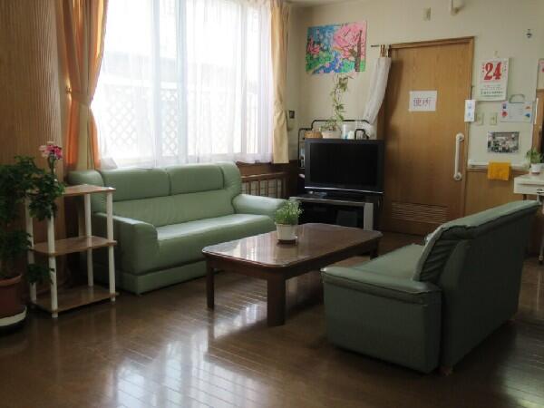 グループホームくつろぎの家（契約職員/常勤）の介護福祉士求人メイン写真2