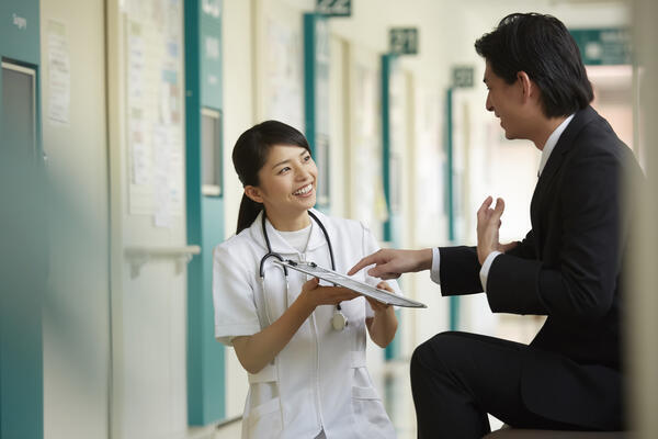 本町こころとからだクリニック（パート）の看護師求人の写真