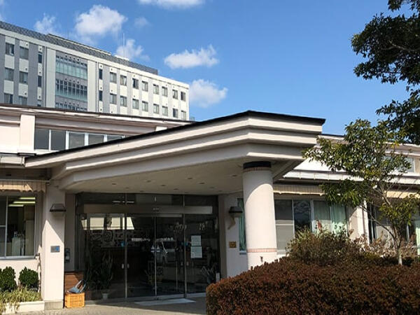 特別養護老人ホーム つばき苑（契約社員/常勤）の介護職求人メイン写真1