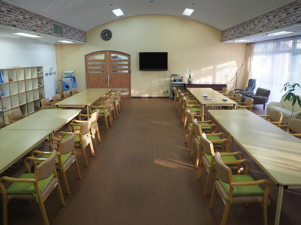 木津芳梅園デイサービス（常勤）の介護福祉士求人メイン写真3