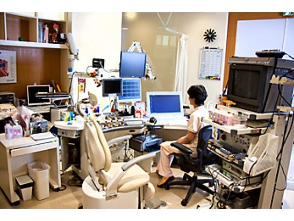 辻みみはなのクリニック（パート）の臨床検査技師求人メイン写真2