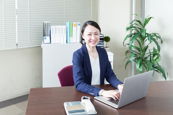 日本データー 横須賀市役所（一般事務/常勤）の介護福祉士求人メイン写真1