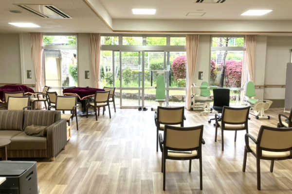 ヴィヴァーチェデイサービス（パート）の准看護師求人メイン写真2