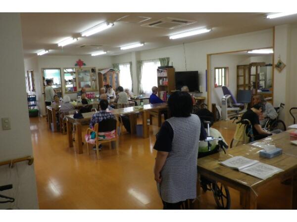 デイサービス村岡茶楼SR（常勤） の介護福祉士求人メイン写真3