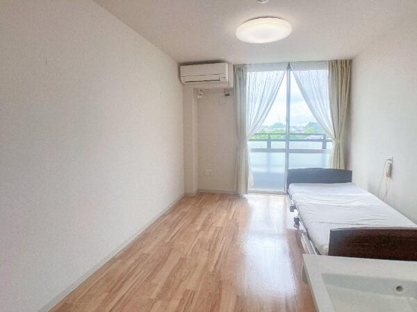 イリーゼ横浜港南台（パート）【見学のみOK／車通勤OK・広い駐車場完備／時短相談可】の介護職求人メイン写真3