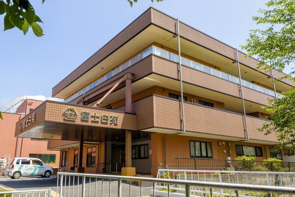 平塚富士白苑（パート）の送迎ドライバー求人の写真