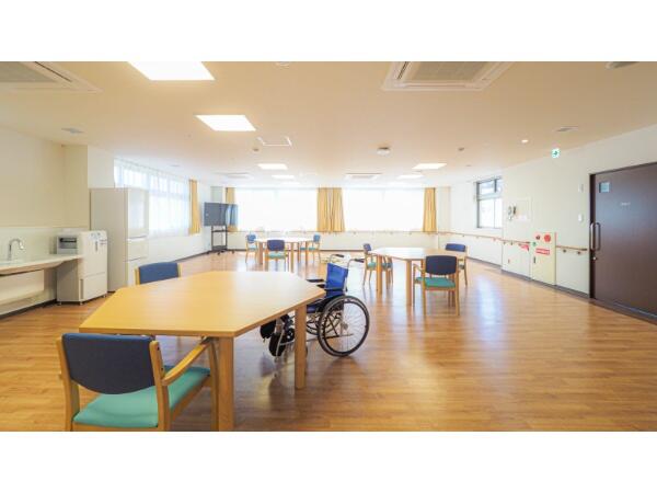 西の京介護医療院やすらぎ（常勤）の看護師求人メイン写真2