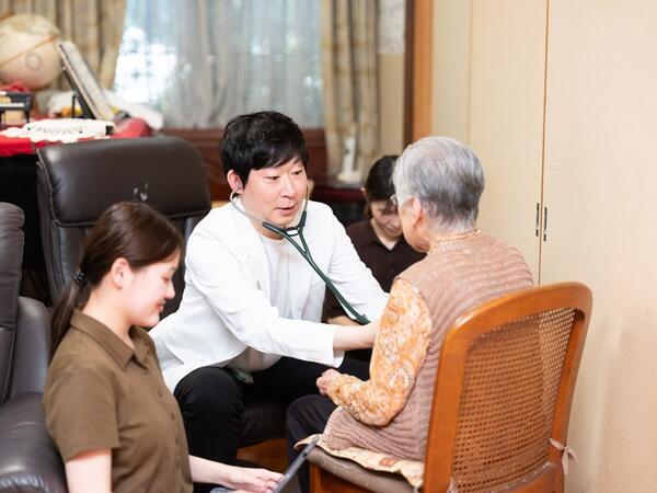 こまどりホームクリニック（訪問診療同行 / 常勤）の看護師求人メイン写真2