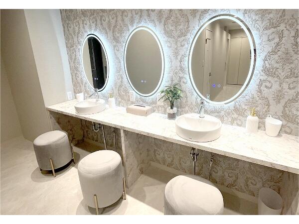 レナータクリニック 新宿院（受付カウンセラー / 常勤）の医療事務求人メイン写真2