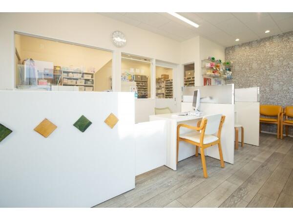 ダイヤ薬局 花園店(常勤)の医療事務求人の写真