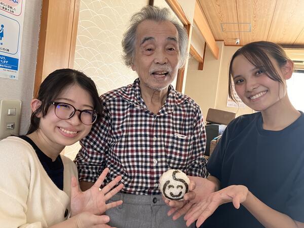 デイサービス スマイル新横浜（契約社員）の介護職求人の写真