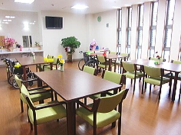 住宅型有料老人ホーム ほほえみの里（夜勤専従/契約職員） の介護職求人メイン写真2