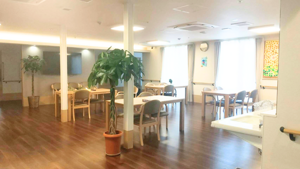 ナーシングホーム寿々　港（常勤）の調理師/調理員求人メイン写真2